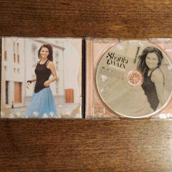 SHANIA TWAIN Greatest Hits CD 2004 Lyrics Included - Picture 2 of 5